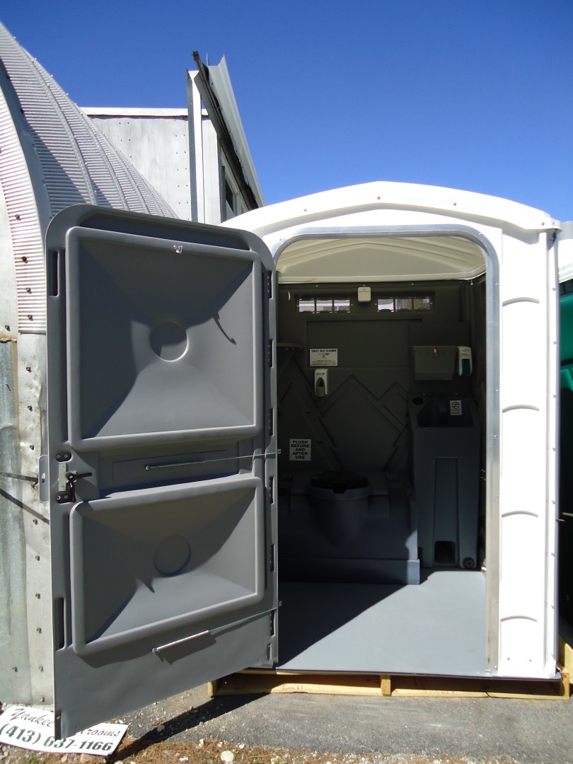 Deluxe Portable Toilet Yankee Restrooms